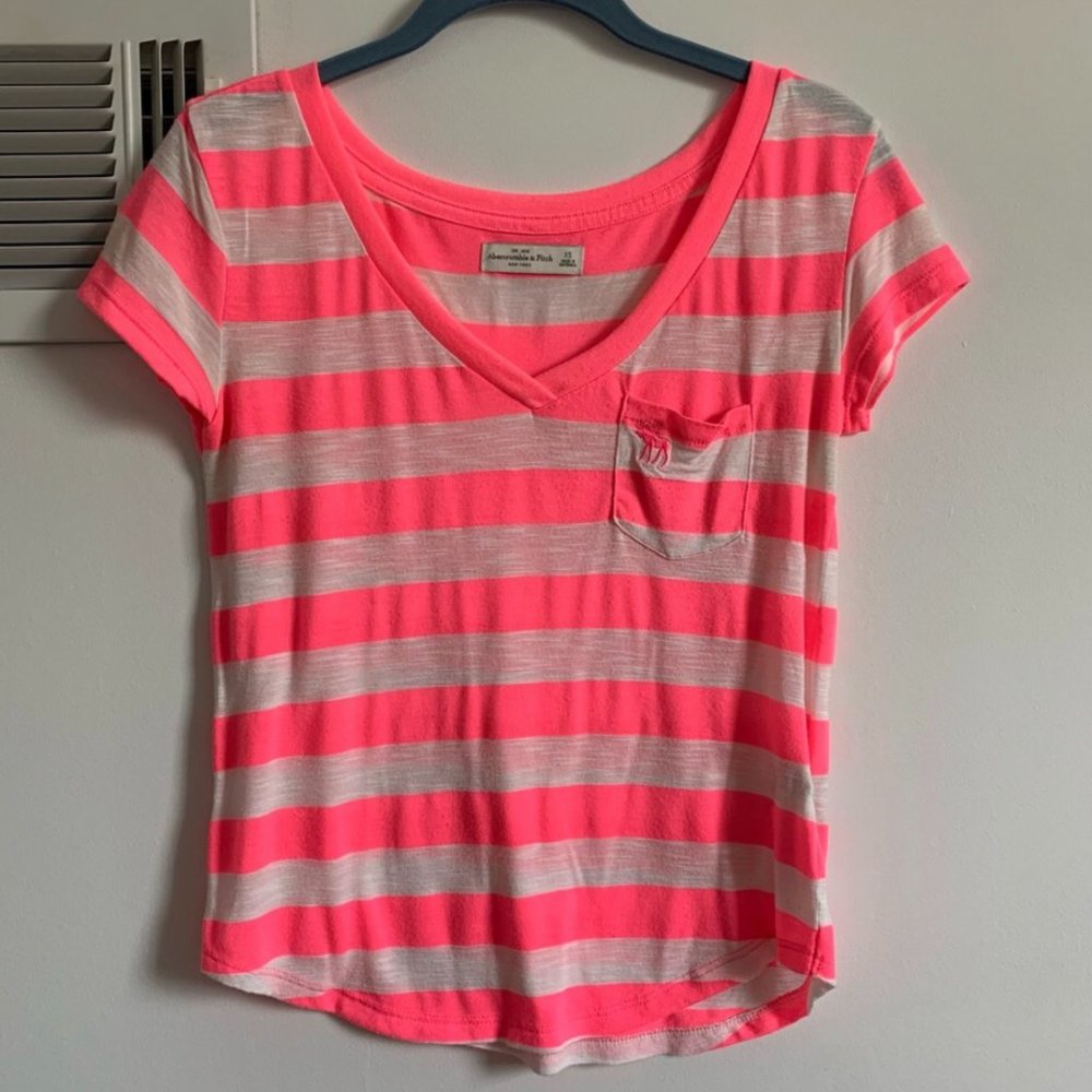 Abercrombie & Fitch Pink and White sriped v neck t-shirt
